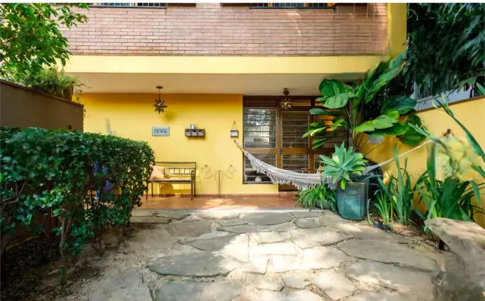 Sobrado 304 m² · 4 dorms · 3 vagas – Planalto Paulista