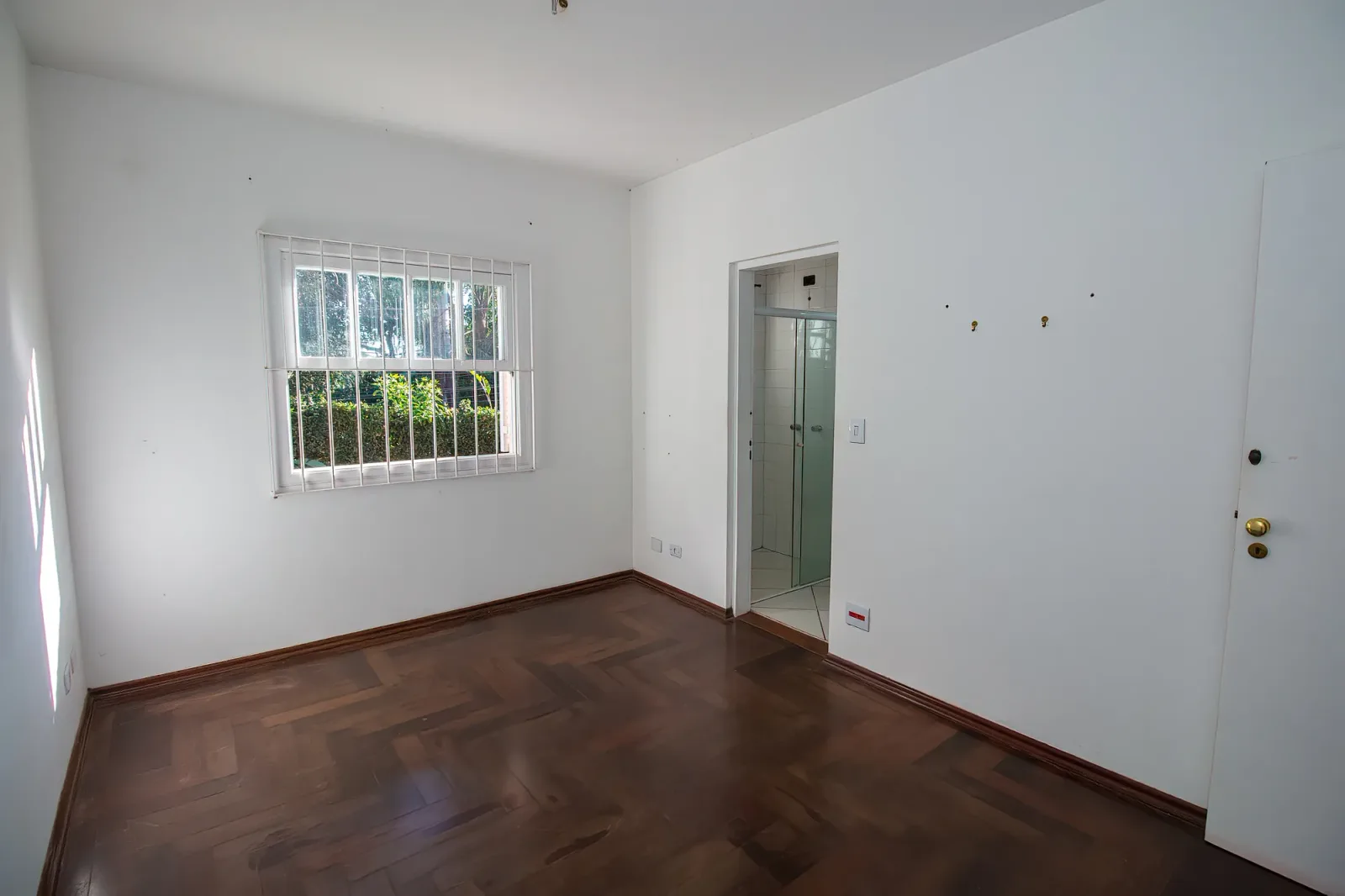 Casa Térrea 435 m² · 3 suítes · 6 vagas · Chácaras da Represinha – Cotia